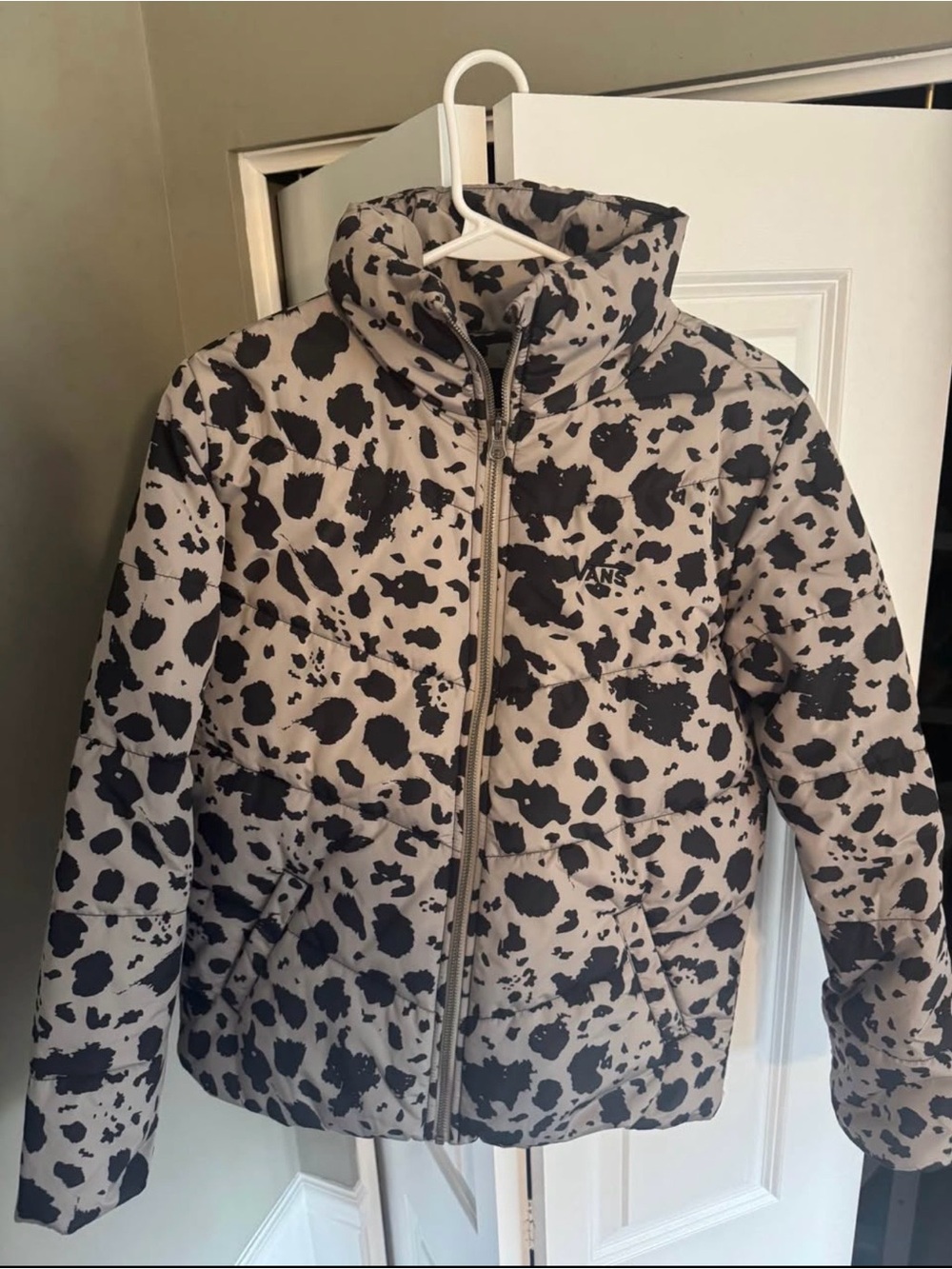 Vans women’s ' Black & Cream Spotted Puffer Jacket